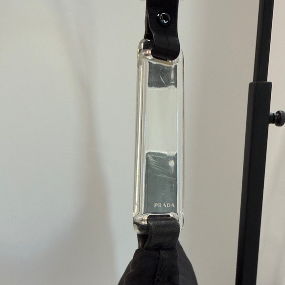 Authentic vintage PRADA nylon shoulder bag with clear acrylic handle - Picture 5 of 9